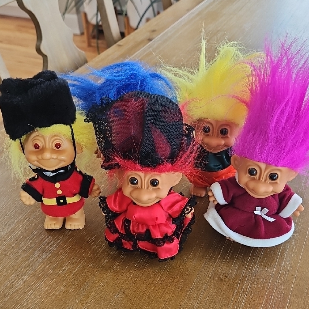 VINTAGE 80S/ 90S  COLORFUL RUSS TROLL DOOLSAND CASE